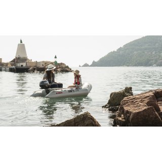 Details:   Yamaha Schlauchboot mit Lattenboden, Dinghi 225cm lang für 2 Personen und Elektromotor YAMAHA M12 / Schlauchboot, Dingi,  Inflatable Boat, Ruderboot, Angelboot, Yamaha Schlauchboot 