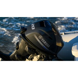 Details:   Yamaha Aussenborder F20-GMHS Kurzschaft, mit Pinne und Handstart, 20 PS, 2 Zylinder Bootsmotor 4-Takt (versand-kostenfrei)* / Yamaha Außenborder, 20 PS Bootsmotor, Außenbordmotor Kurzschaft, 